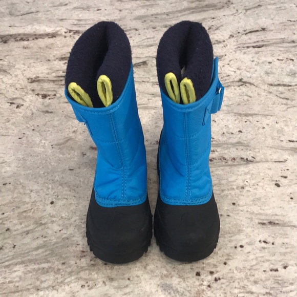 mini boden snow boots